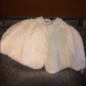 NWT faux fur wrap for wedding dress.